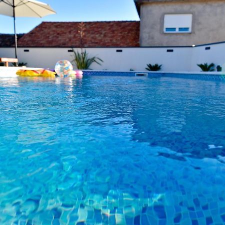 Debeljak Villa Navita Augustinus With Pool מראה חיצוני תמונה