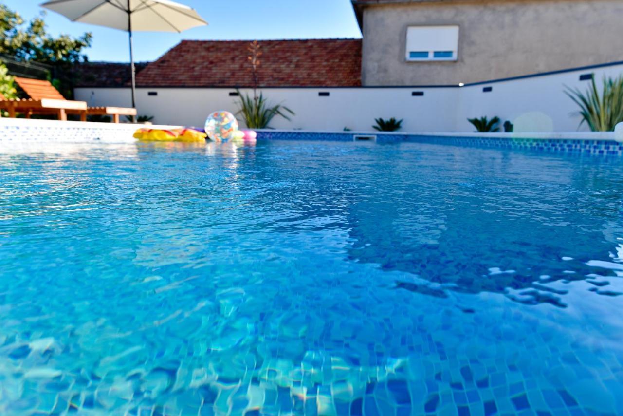 Debeljak Villa Navita Augustinus With Pool מראה חיצוני תמונה