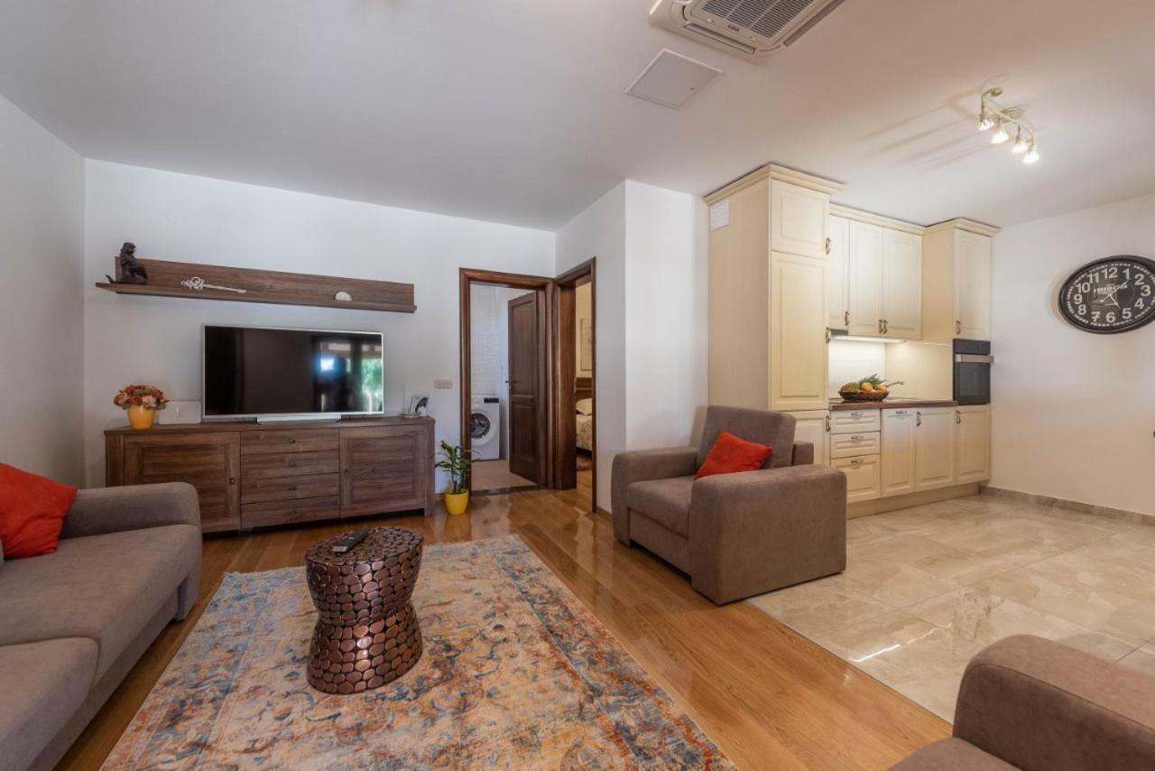 Debeljak Villa Navita Augustinus With Pool מראה חיצוני תמונה